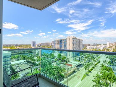 Hollywood Condo 939489