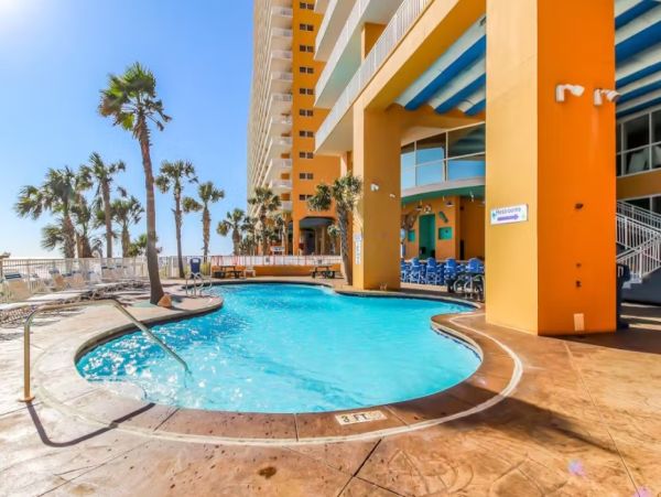 Two Bedroom Beautiful Gulf Front Condo in Panama City Beach
