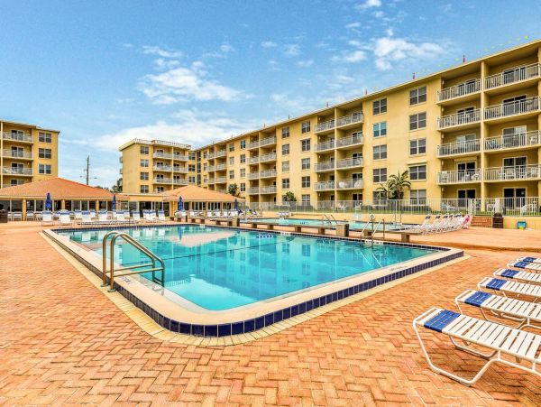 Smyrna Beach Comfortable Two Bedroom Condo Sleeps 6
