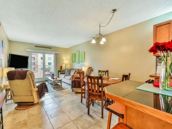 Smyrna Beach Comfortable Two Bedroom Condo Sleeps 6