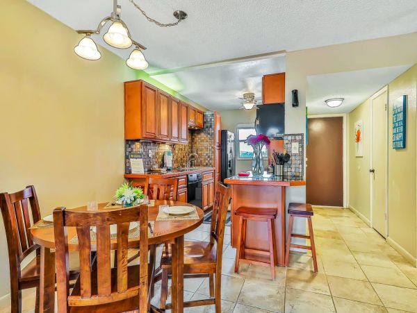 Smyrna Beach Comfortable Two Bedroom Condo Sleeps 6