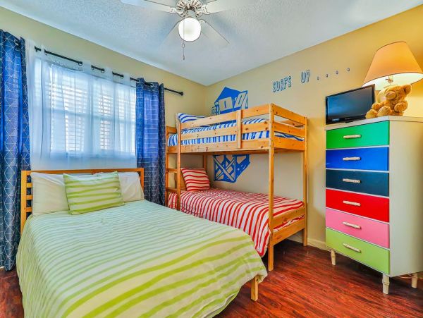 Smyrna Beach Comfortable Two Bedroom Condo Sleeps 6