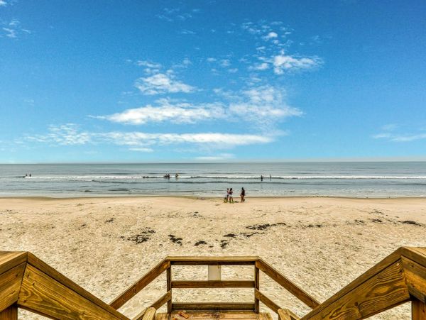 Smyrna Beach Comfortable Two Bedroom Condo Sleeps 6
