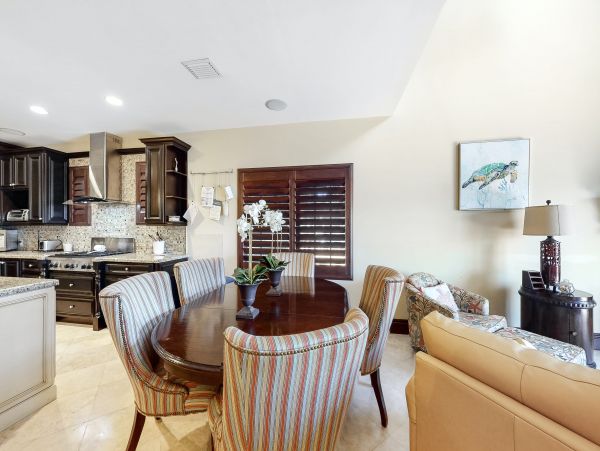 FLORIDA KEYS - MARATHON 4 BEDROOM TWO POOLS HOME ON CANAL