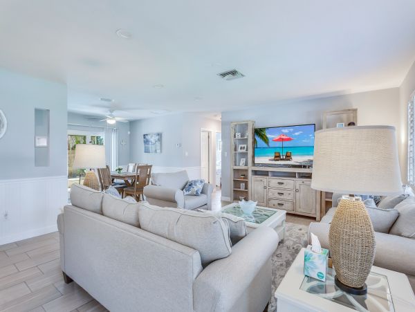 Charming 3 Bedroom Vacation Rental with Private Pool