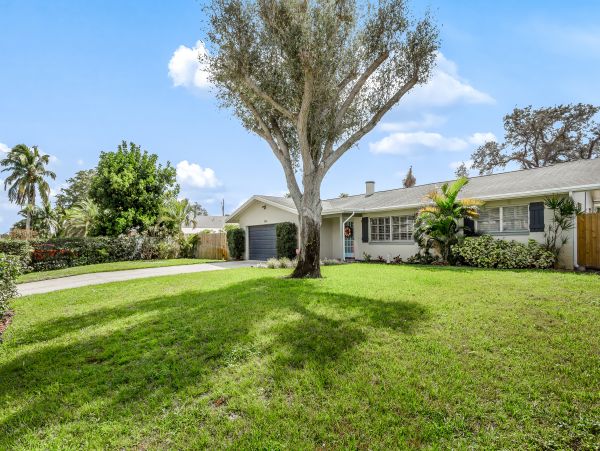 Charming 3 Bedroom Vacation Rental with Private Pool
