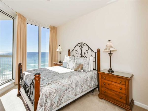 Heart of Destin condo with a  full gulf view