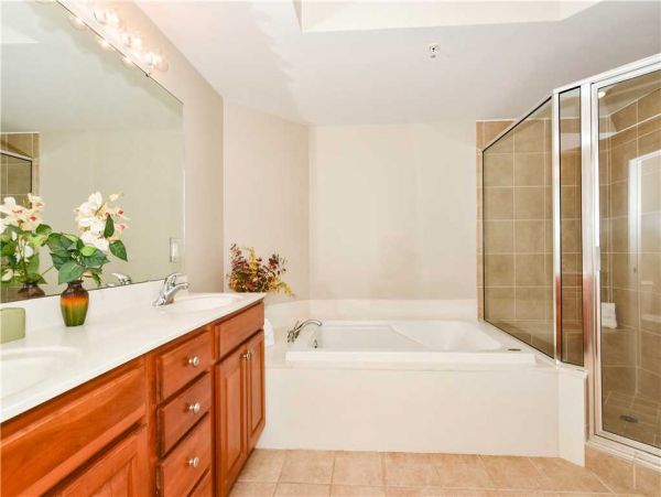 Heart of Destin condo with a  full gulf view