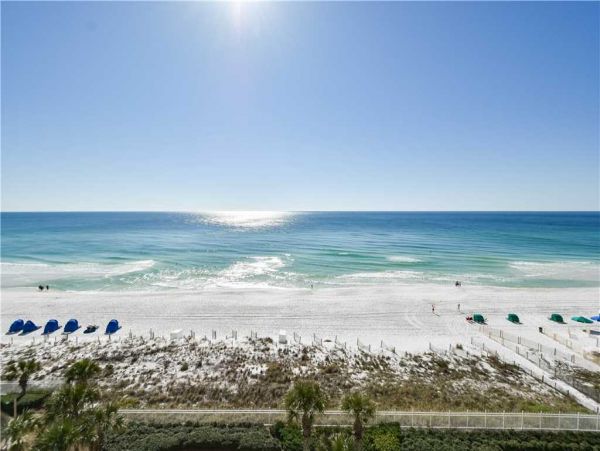 Heart of Destin condo with a  full gulf view