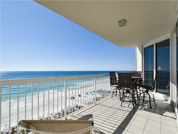 Heart of Destin condo with a  full gulf view