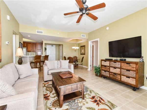 Heart of Destin condo with a  full gulf view