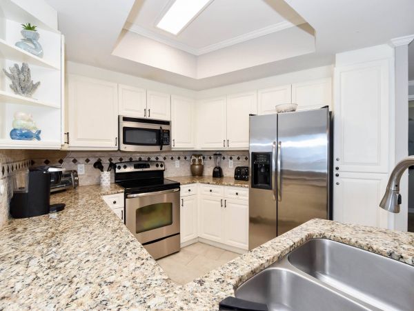 Destin Luxury Vacation Condo Stylish Views Pool