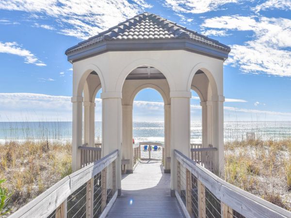 Destin Luxury Six Bedroom Vacation Pool Home