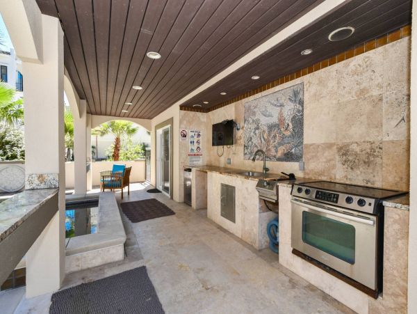 Destin Luxury Six Bedroom Vacation Pool Home