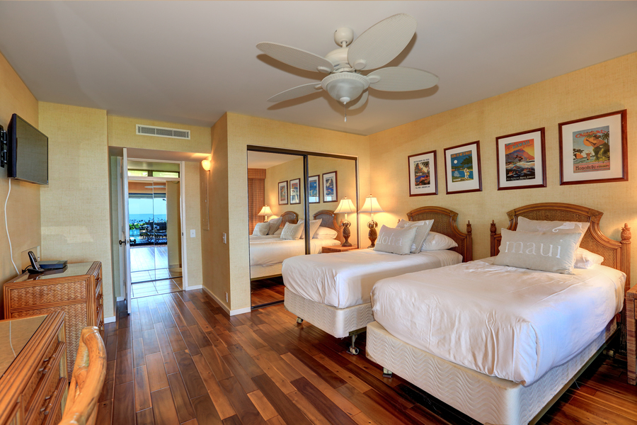 Luxury Beachfront Three Bedroom Vacation Condo in Wailea