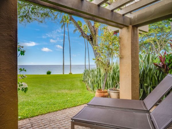 Luxury Beachfront Three Bedroom Vacation Condo in Wailea