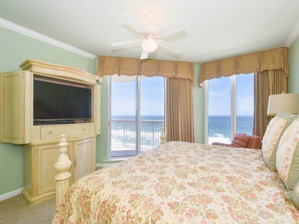 Gulf View Destin Vacation Condo Three Bedrooms Walk To Beach