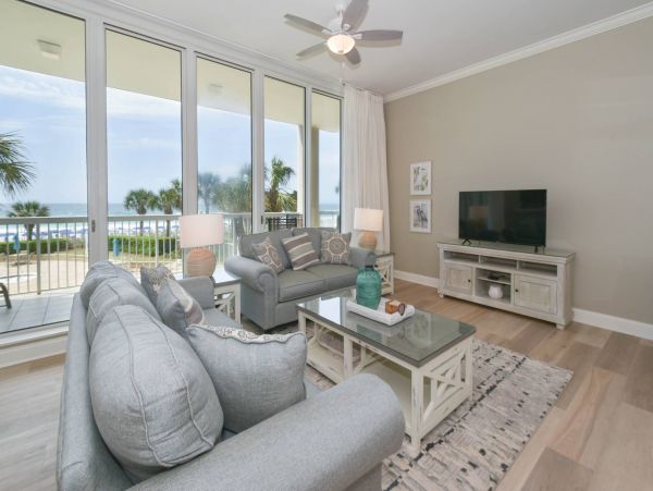 Three Bedroom Beachfront Condo Great Amenities Destin