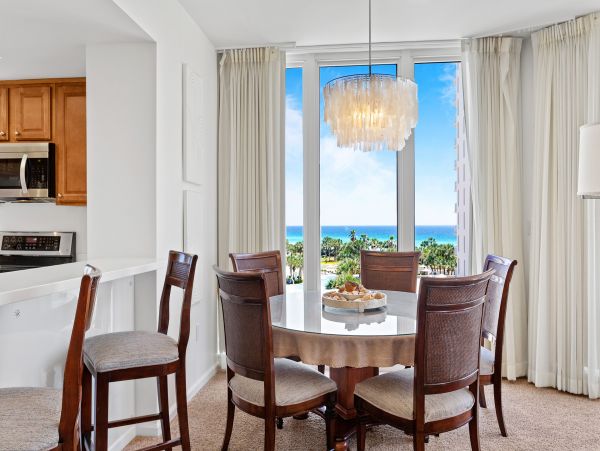 Destin Vacation Condo Three Bedroom Walk to Beach