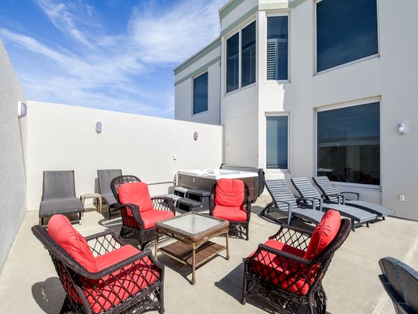 Full Oceanfront Penthouse