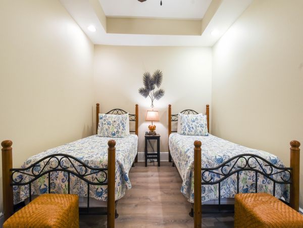Luxury Beachfront Retreat with Sweeping Gulf Views in Okaloosa Island