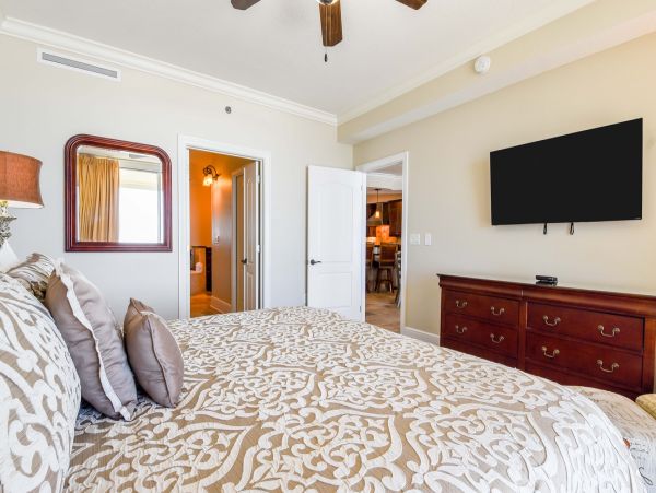 Luxury Beachfront Retreat with Sweeping Gulf Views in Okaloosa Island