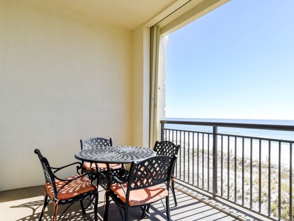 Luxury Beachfront Retreat with Sweeping Gulf Views in Okaloosa Island