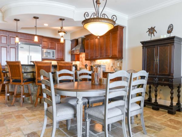Luxury Beachfront Retreat with Sweeping Gulf Views in Okaloosa Island