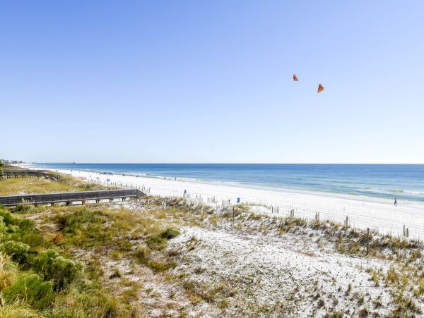 Luxury Beachfront Retreat with Sweeping Gulf Views in Okaloosa Island