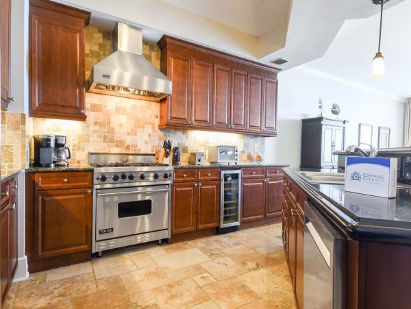 Luxury Beachfront Retreat with Sweeping Gulf Views in Okaloosa Island