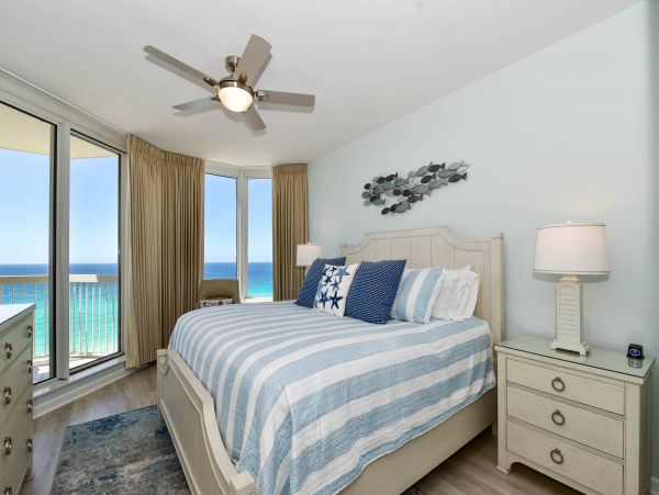 Beautiful Beachfront 2 Bedroom Vacation Condo in Destin