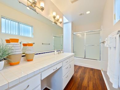 Charming La Jolla Vacation 2 Bed Cottage Sleeps Eight Guests