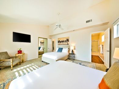 Charming La Jolla Vacation 2 Bed Cottage Sleeps Eight Guests