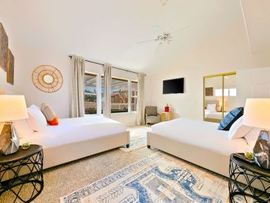 Charming La Jolla Vacation 2 Bed Cottage Sleeps Eight Guests