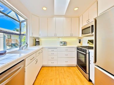 Charming La Jolla Vacation 2 Bed Cottage Sleeps Eight Guests