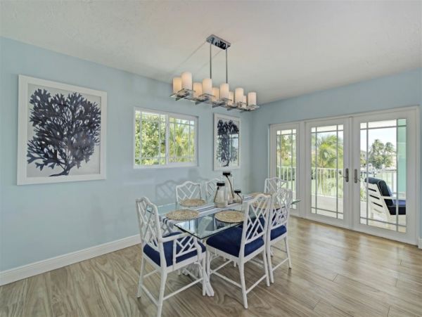Sombrero Beach Vacation Home Sleeps 10 Short Walk to Beach