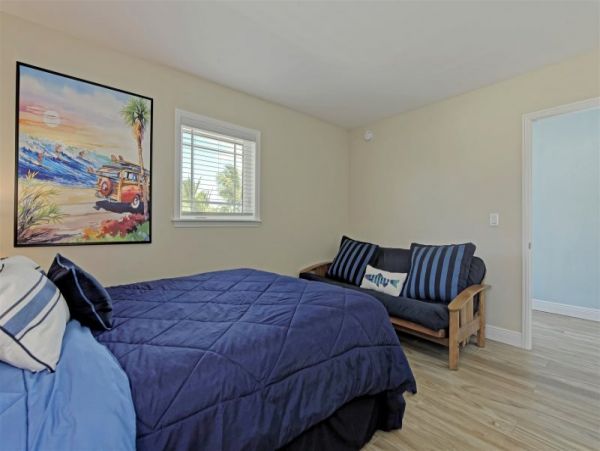 Sombrero Beach Vacation Home Sleeps 10 Short Walk to Beach