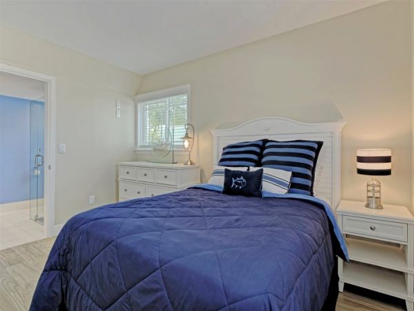Sombrero Beach Vacation Home Sleeps 10 Short Walk to Beach