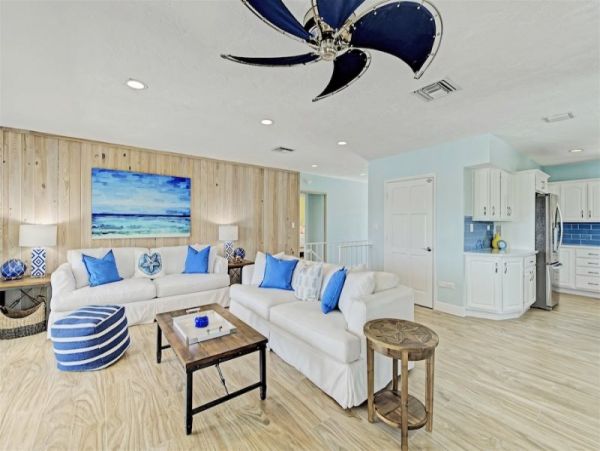 Sombrero Beach Vacation Home Sleeps 10 Short Walk to Beach