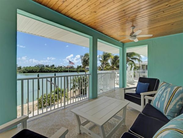 Sombrero Beach Vacation Home Sleeps 10 Short Walk to Beach