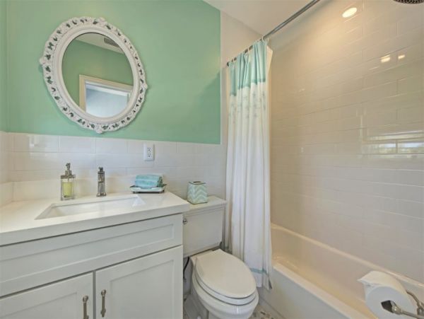 Sombrero Beach Vacation Home Sleeps 10 Short Walk to Beach