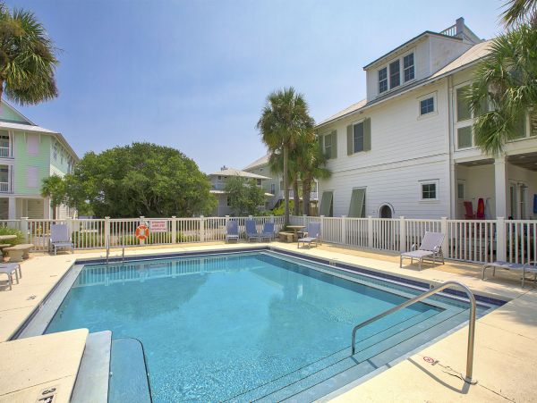 Santa Rosa Beach Vacation Home Three Bedroom Short Walk to Beach