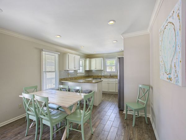 Santa Rosa Beach Vacation Home Three Bedroom Short Walk to Beach