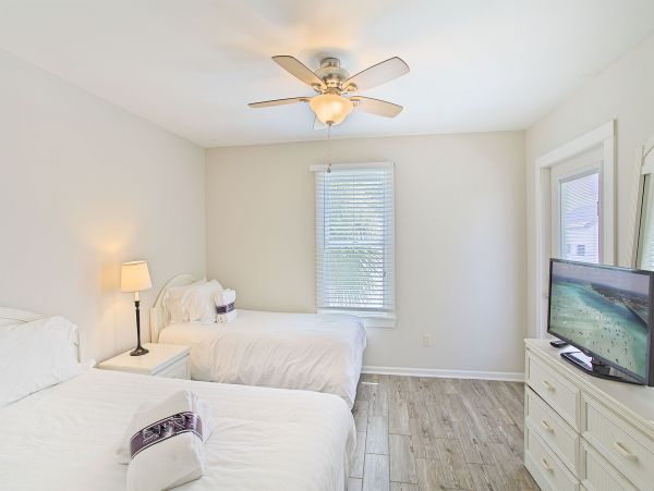 Santa Rosa Beach Vacation Home Three Bedroom Short Walk to Beach