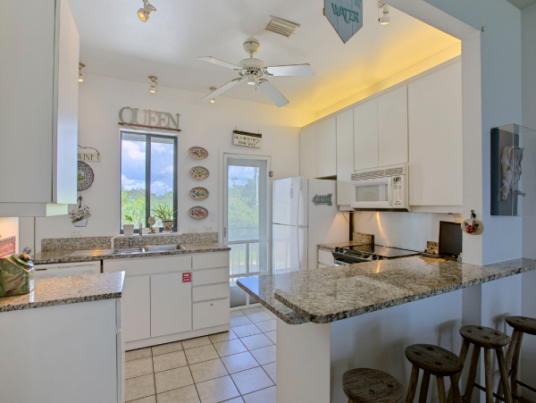 Lovely 2 Bedroom Condo with Amazing Views