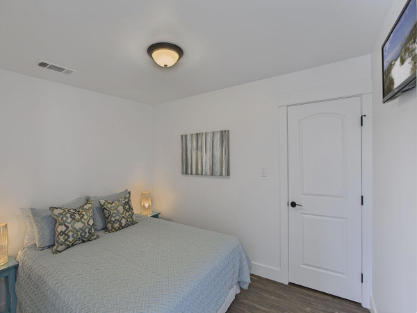 Blue Mountain Beach Main House Plus Guest house