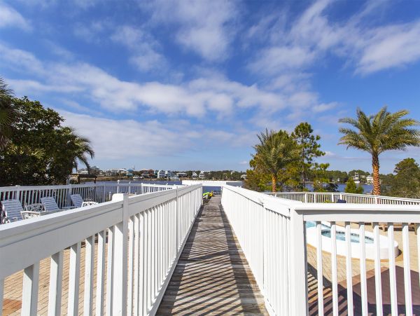 Beach And Lakefront Vacation Home Twelve Guests