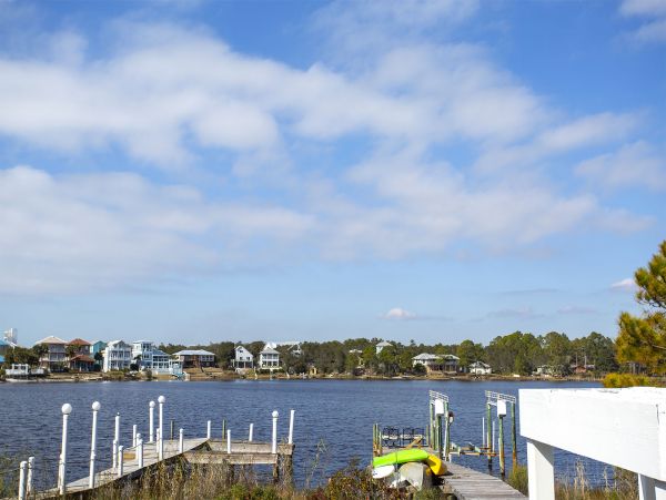 Beach And Lakefront Vacation Home Twelve Guests