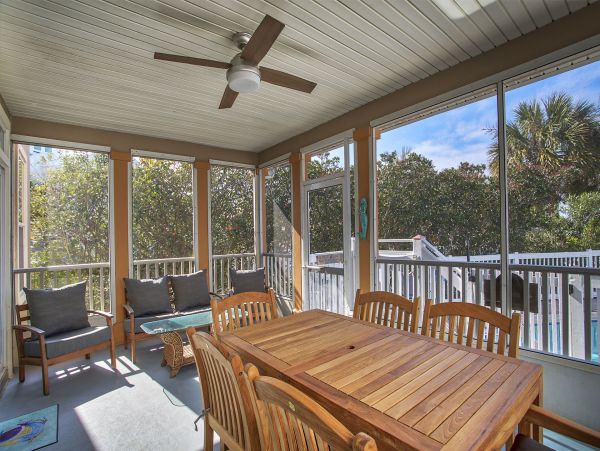 Beach And Lakefront Vacation Home Twelve Guests