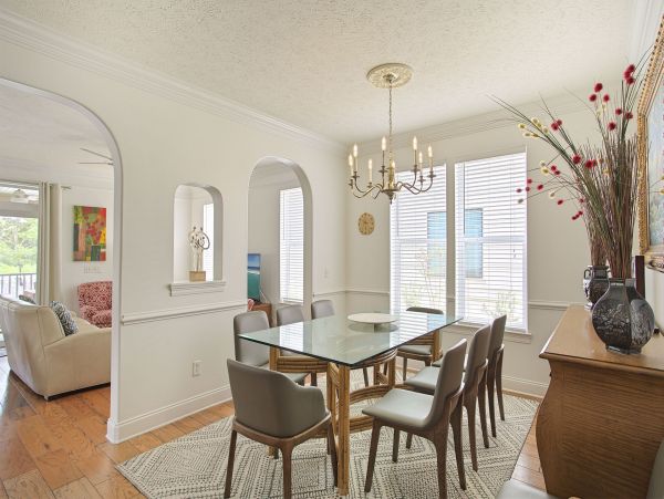 Beach And Lakefront Vacation Home Twelve Guests